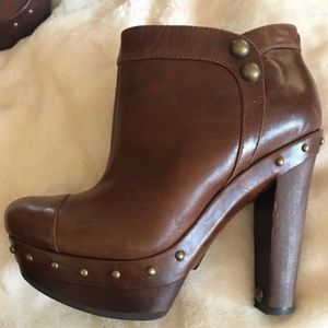 UGG clogs, Women SZ 5